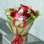 Regal Gold Bouquet & Red Cake