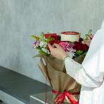 Regal Gold Bouquet & Red Cake