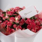باقة ورود سبراي بتوليفة الأحمر الجذابة