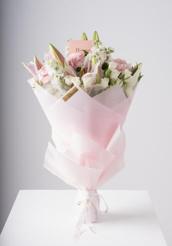 Elegant Lily & Mixed Flower Bouquet