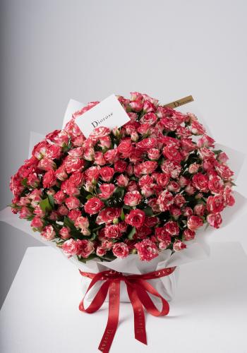 Dana – Famous Hot Sale: Spray Roses Bouquet
