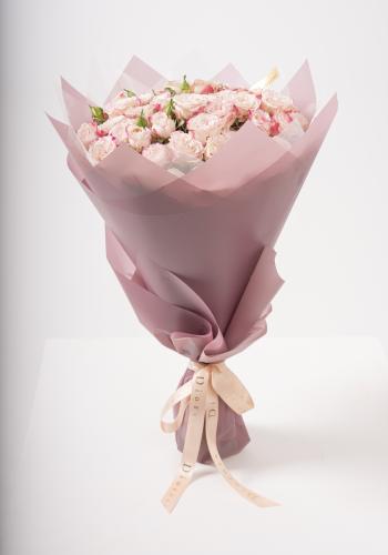 Blush kiss - Spray Rose Bouquet