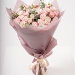 Blush kiss - Spray Rose Bouquet with Eucalyptus
